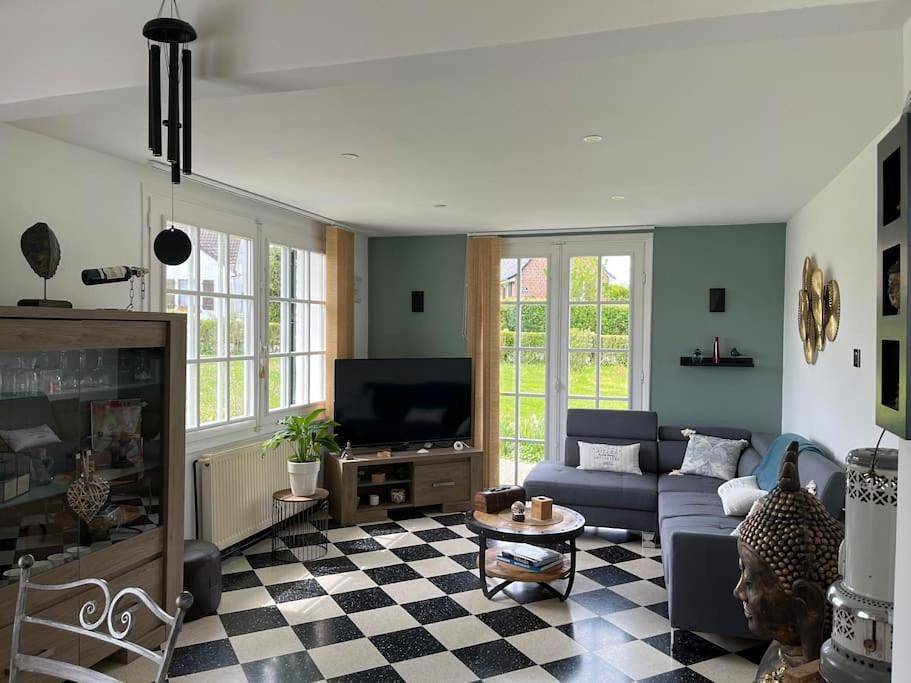 Two-Bedroom House in Ruminghem, Région de Saint-Omer