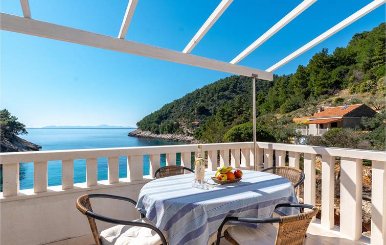 Ferienhaus für 8 Personen, mit Terrasse und Garten sowie Ausblick in Europa - 4