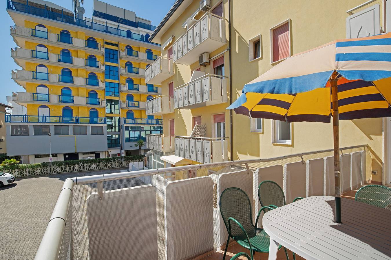 Ganze Wohnung, Ferienwohnung 'Residenz International' mit privater Terrasse, Balkon und Klimaanlage in Lido di Jesolo, Jesolo