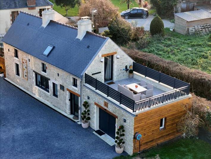 Location de vacances pour 4 personnes, avec Balcon et Jacuzzi ainsi que Terrasse et Jardin à Longueville