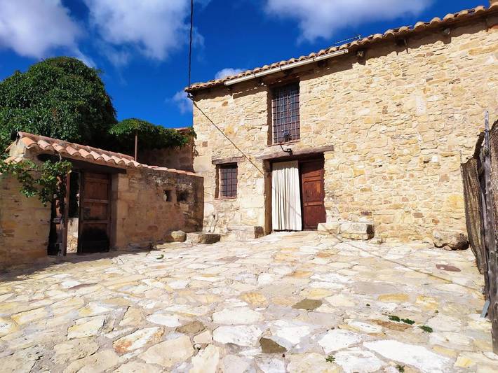 Casa rural para 12 personas, con Balcón y Terraza además de Jardín y Piscina para niños en Olba