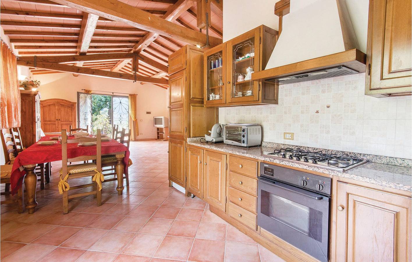Appartement au bord de la piscine avec parking et Internet in Vecchiano, Riviera Italienne