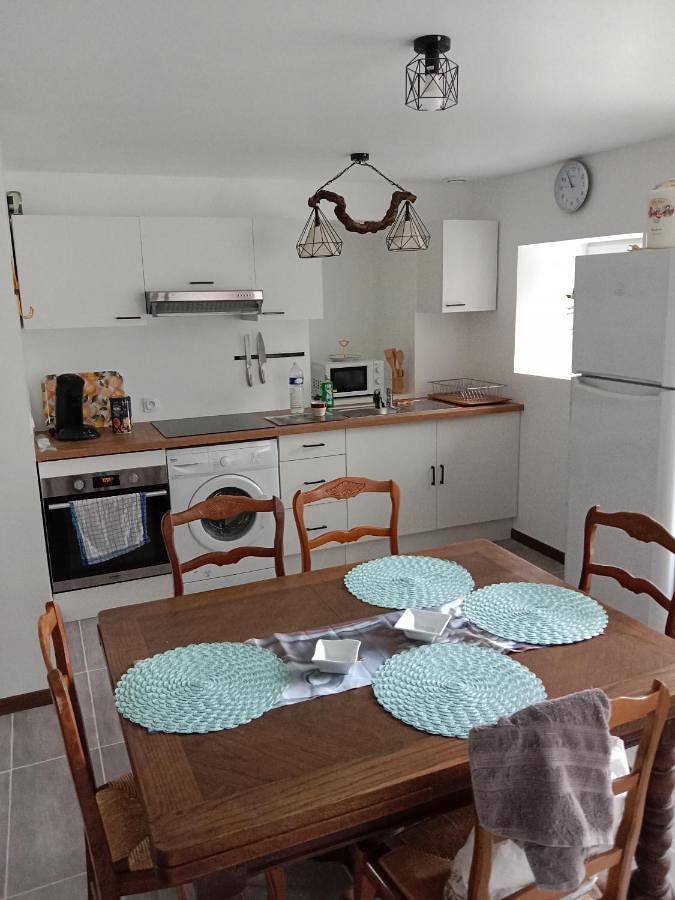 Location de vacances pour 4 personnes, avec vue sur le lac à Mainsat