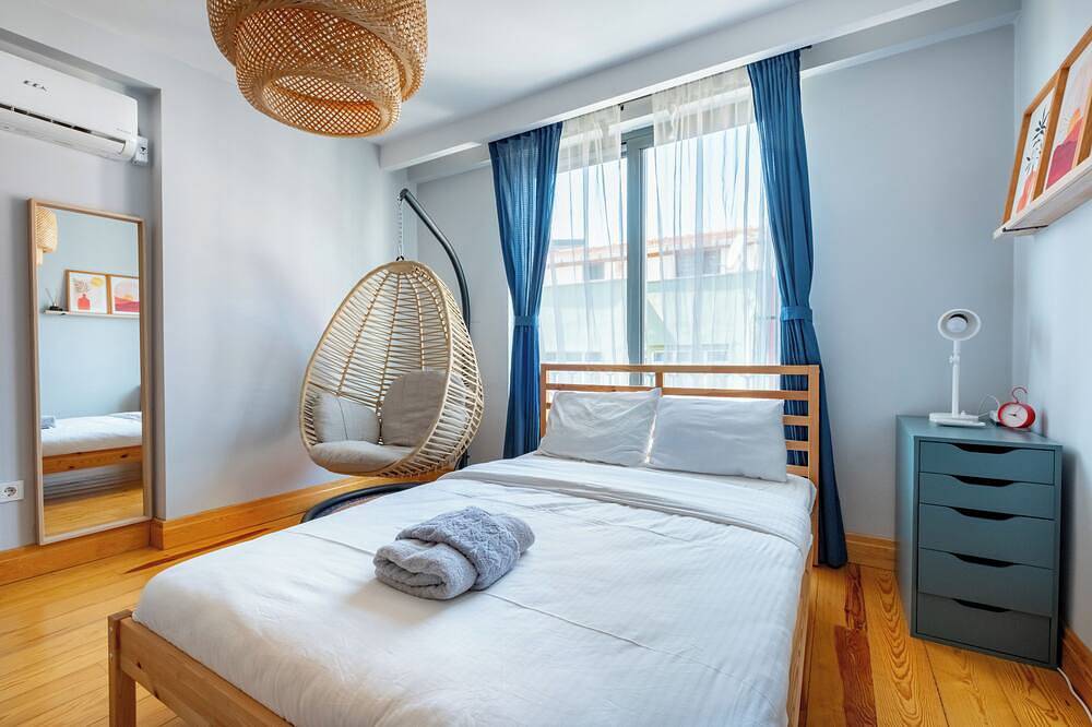 Ganze Wohnung, Peaceful 2-bedroom apartment with Ac in vibrant İstanbul in Beyoğlu, Istanbul