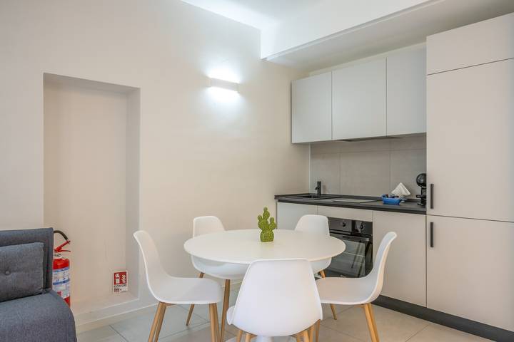 Appartement entier, Maison de vacances 'Calcagno Home' avec terrasse privée, Wi-Fi et climatisation in Milazzo, Province de Messina