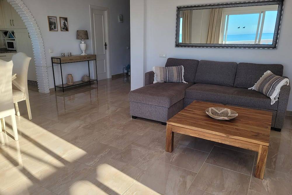 Entire apartment, Spacious and bright penthouse with panorama seaview in Urbanización Ladera del Mar, Nerja
