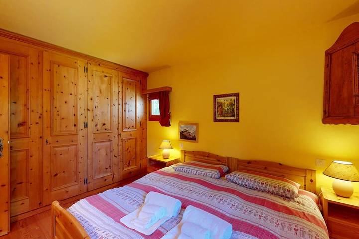 Entire apartment, Sunny south facing 4½-roomed apartment on the first floor, ca. in Silvaplana-Surlej, Silvaplana