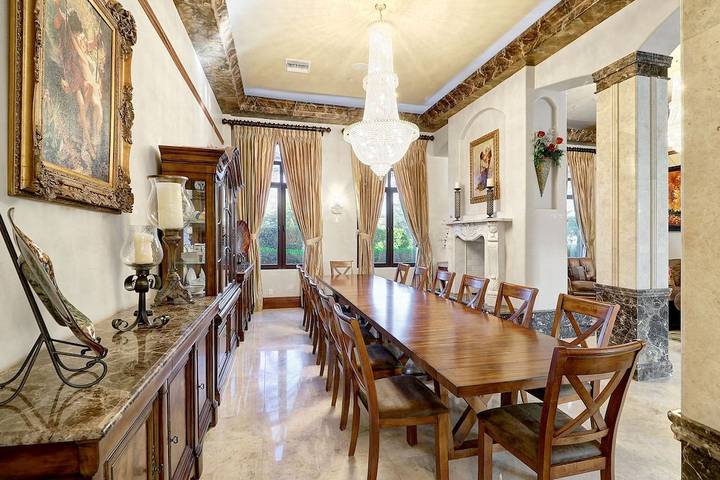 Vacation rental for 14 people, with hot tub and garden in Scottsdale