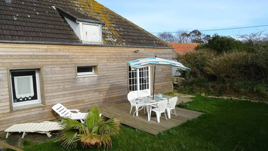 Location de vacances pour 4 personnes, avec jardin à Cosqueville