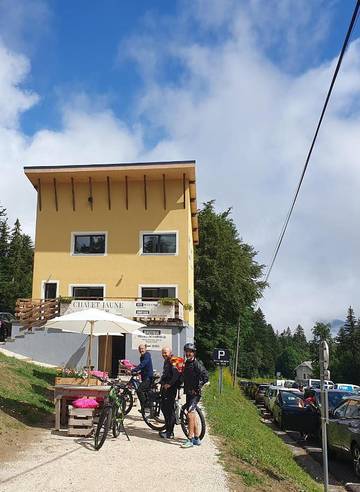 Maison d’hôte pour 4 personnes, avec terrasse et vue à Sarcenas