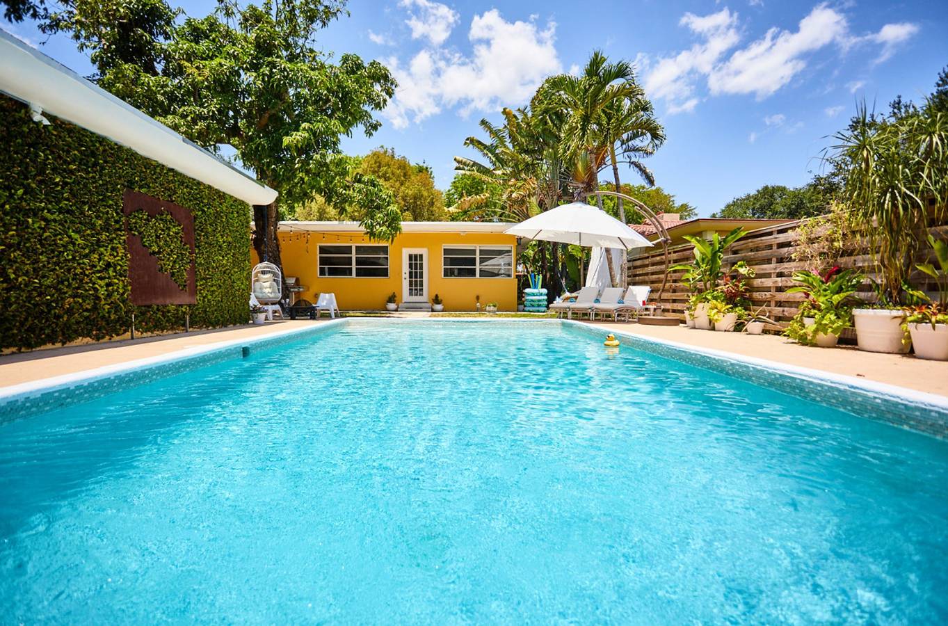 Miami Pool Oasis in El Portal in El Portal, Florida