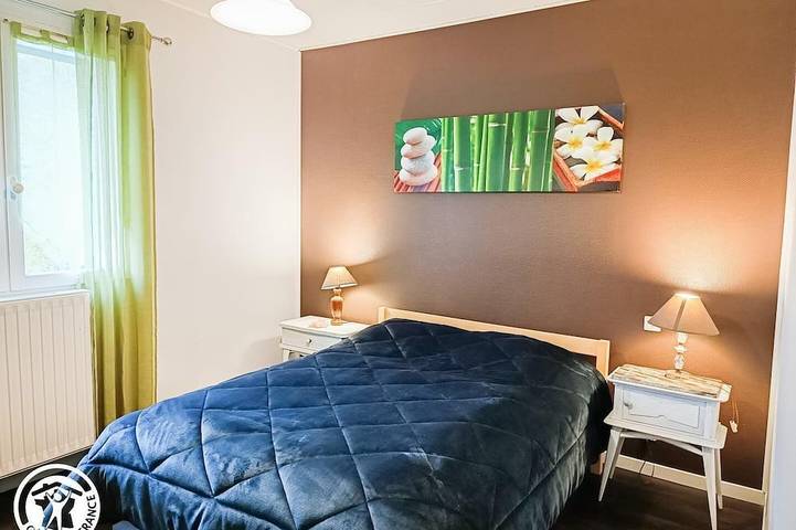 Location de vacances pour 8 personnes, avec jardin à Calamane - 2