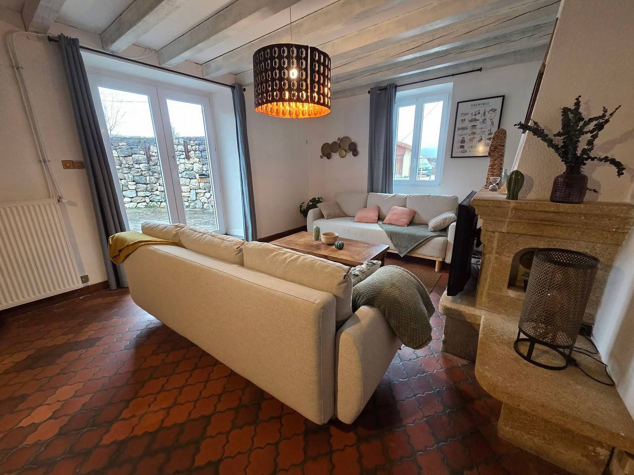Maison de caractère « La Ferme du Château » — terrasse privée, calme et grand air in Venon, Isère