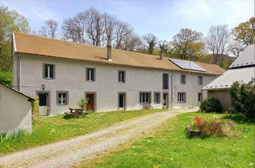 Gîte pour 6 personnes, avec jardin dans l' Isère