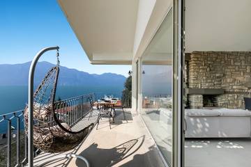 Ferienhaus für 4 Personen, mit Pool und Balkon sowie Seeblick, kinderfreundlich in Brenzone