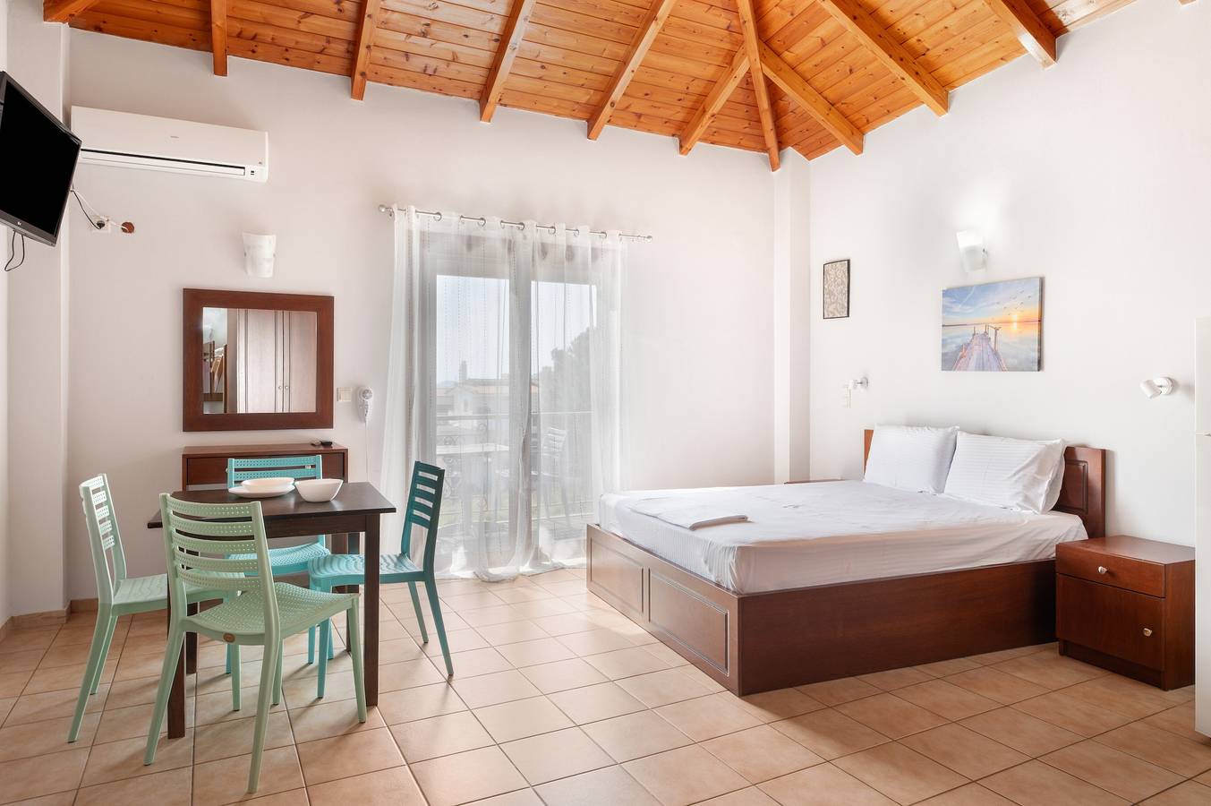 Ganze Wohnung, Apartment 'Chroma For 2, Finikounda' mit Meerblick, Wlan und Klimaanlage in Finikounda, Messenien