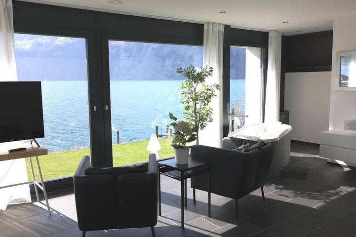 Ferienhaus für 10 Personen, mit Garten und Whirlpool - 1