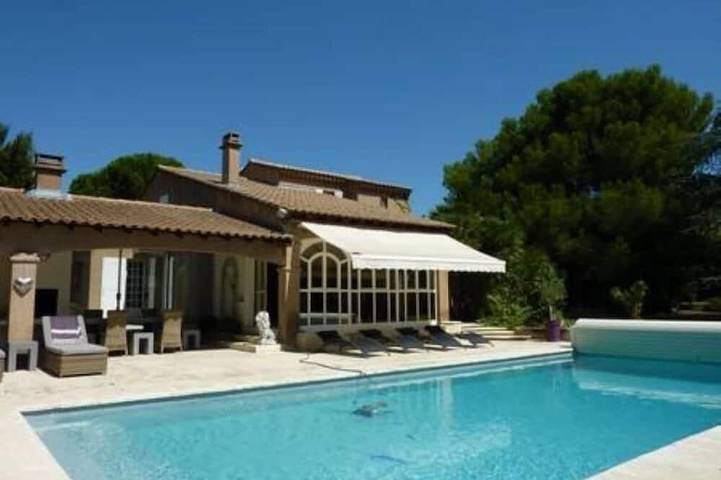 Location de vacances pour 8 personnes, avec Terrasse et Jardin à Morières-lès-Avignon
