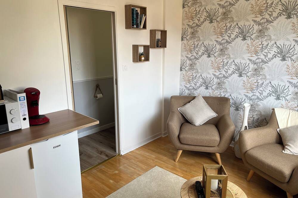 Bright, quiet guest room with breakfast included in Enquin-les-Mines, Saint-Omer region