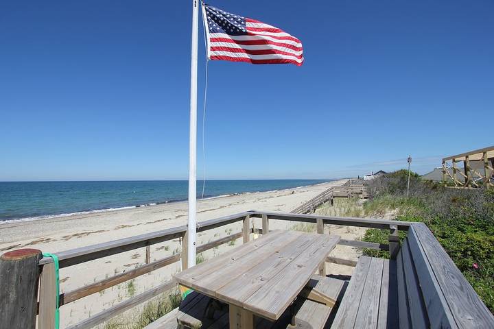 Beach house for 6 people, with terrace in Cape Cod