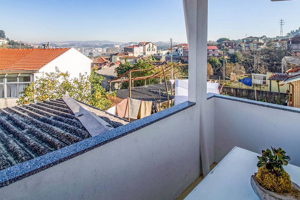 Casa de Gaia, uma vista para o Rio Douro in Oliveira do Douro, Distrito do Porto