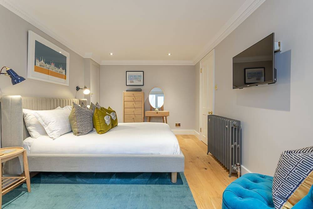 Entire apartment, Beaches Brighton - Luxury Seafront Accommodation in Hove, Brighton