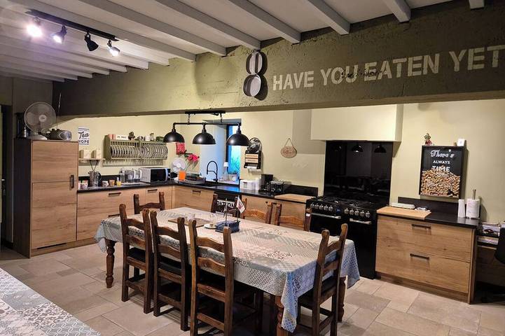 Chambre d’hôte pour 10 personnes à Sainte-Mère-Église - 2