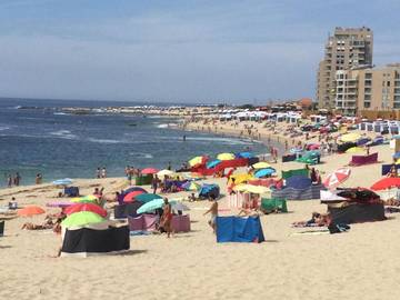Gîte pour 8 personnes, avec terrasse et vue dans A Ver-o-Mar