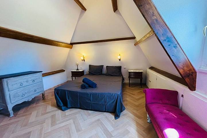 Chambre d’hôte pour 3 personnes, avec piscine et jardin ainsi que sauna et jacuzzi