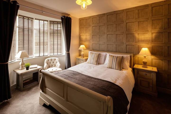 Cottage de luxe en bord de mer / parcours de golf, port, 5 chambres, parking, jardin, animal de compagnie in Whitby, Parc national des North York Moors