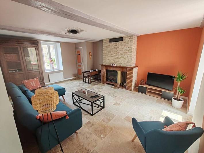 Gîte pour 8 personnes, avec jardin et terrasse, animaux acceptés dans Thin-le-Moutier