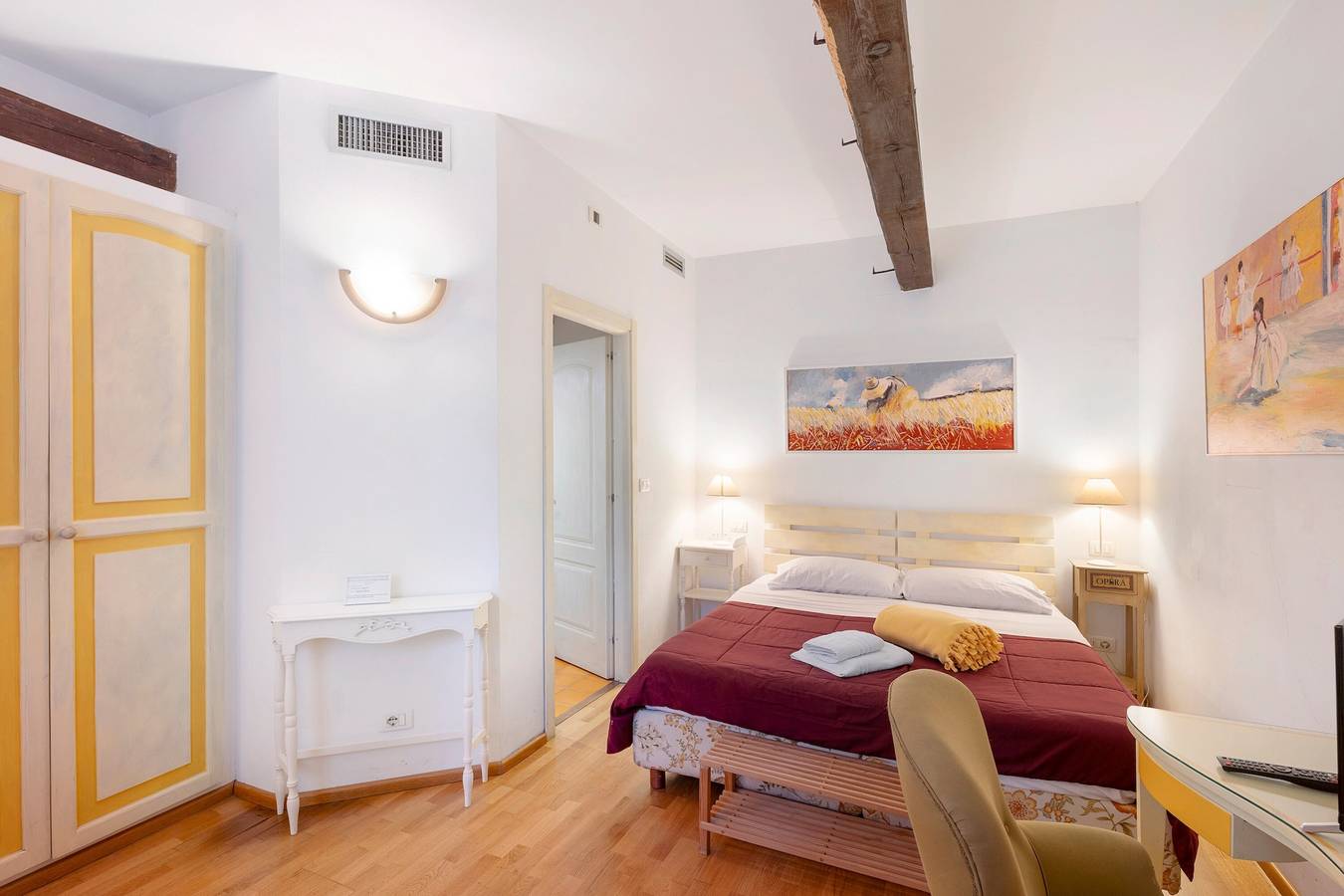 Chambre « Bianca » avec vue sur la montagne, Wi-Fi et climatisation in Dolceacqua, Alpes liguriennes