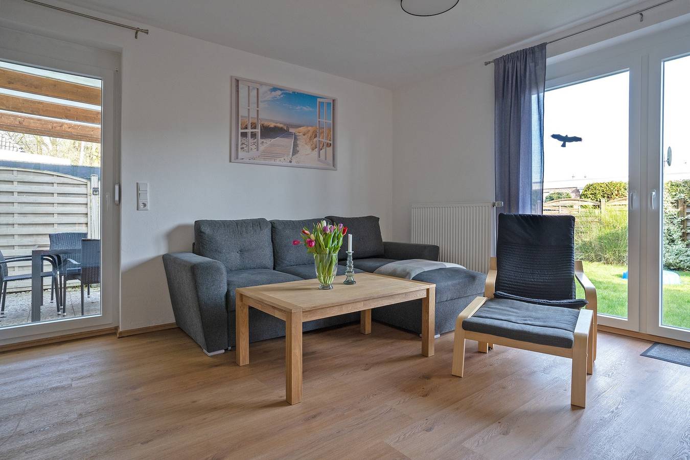 Ferienhaus 'Schwalbe' mit privater Terrasse, privatem Garten und Wi-Fi in Berumbur, Norden und Umgebung