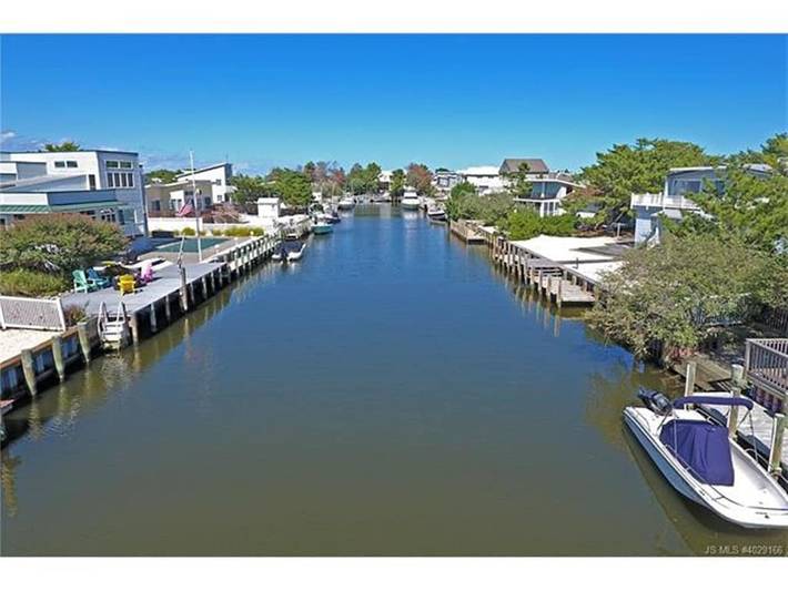 Vacation house for 15 people, with yard in Long Beach Island