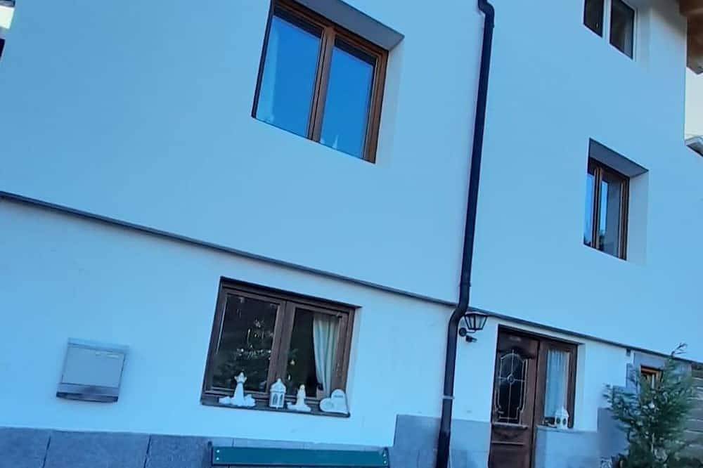 Ganze Wohnung, Apartment Sternenhöhle - Ferienwohnung Maria & Luis in Tuxer Alpen, Kolsassberg