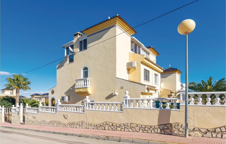 Ferienhaus für 4 Personen, mit Terrasse und Garten in Torrevieja - 2