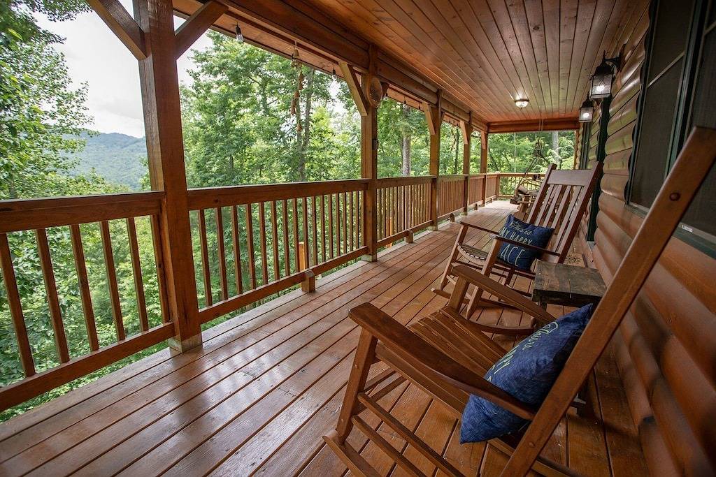 Spacious Log Home with Ev Charger in Blue Ridge Parkway, Valle Crucis