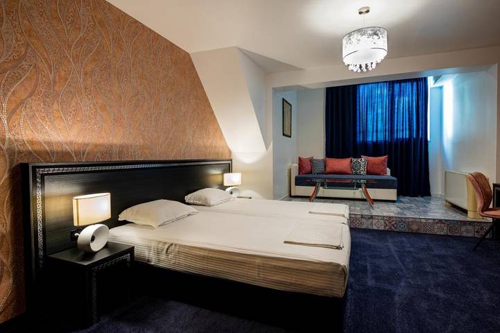 Hôtel pour 4 personnes, avec Terrasse ainsi que Jardin et Vue dans Stara Zagora
