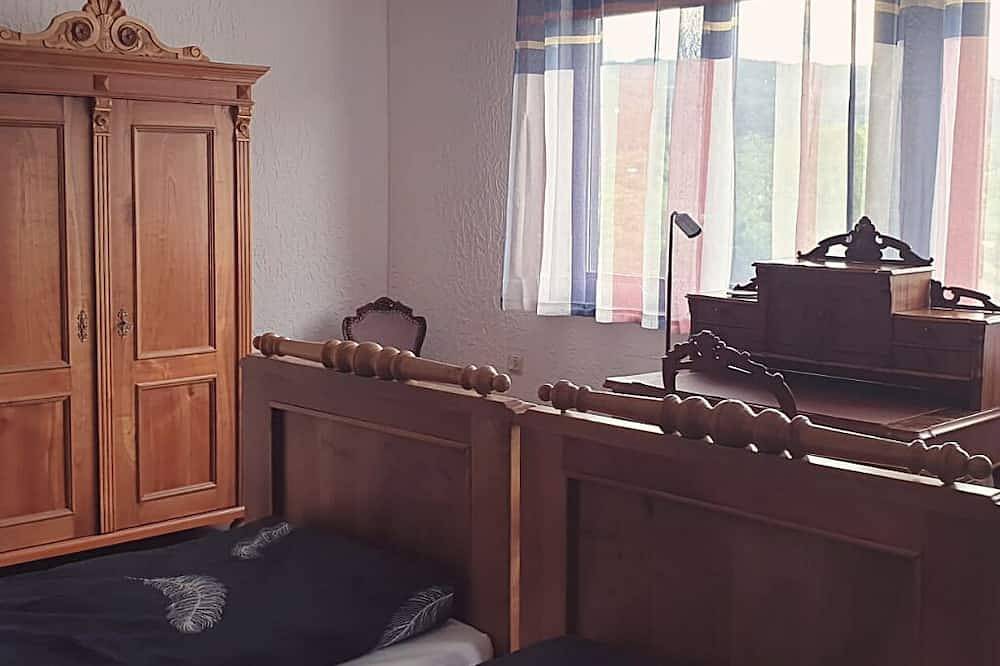 Ganze Wohnung, Grandma Lina house - quiet, lots of space & infrared cabin in Greifenstein, Lahn-Dill-Kreis