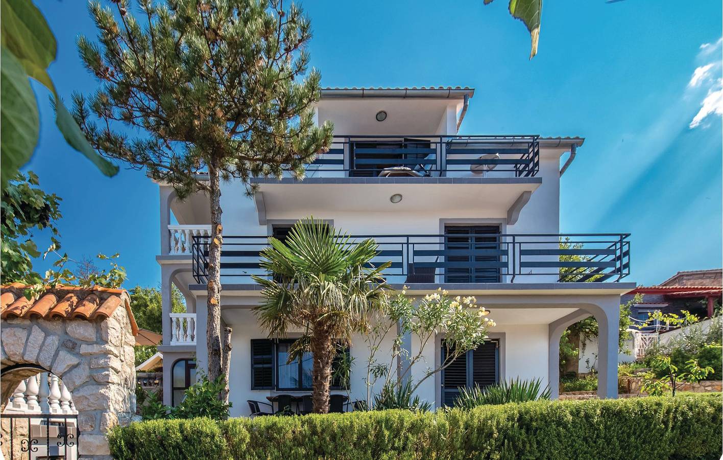 Ganze Ferienwohnung, Charmantes Apartment mit Terrasse, WLAN und Zugang zum Strand (900 m) in Dramalj, Primorje-Gorski Kotar