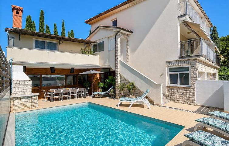 Ferienhaus für 10 Personen, mit Ausblick und Terrasse sowie Pool - 1