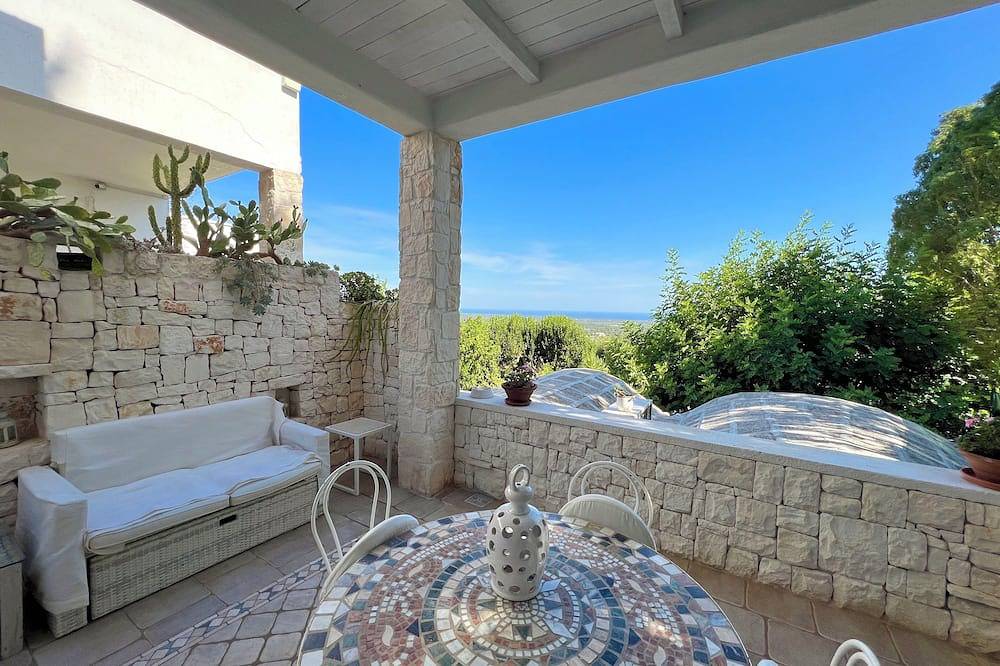 Ganze Wohnung, Ostuni Green Hills App. 2 - Panoramablick, Veranda, Charme und Jacuzzi in Ostuni, Salento