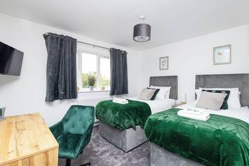 Apartment for 7 People in Wakefield, West Yorkshire, Photo 2