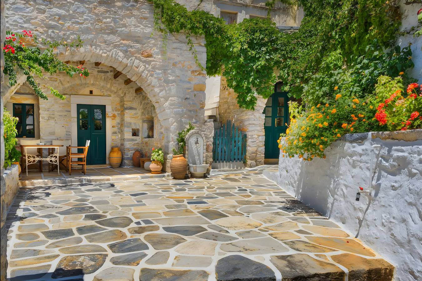 Maison de vacances « Zeus House » avec vue montagne, 2 terrasses privées & Wi-Fi in Cyclades