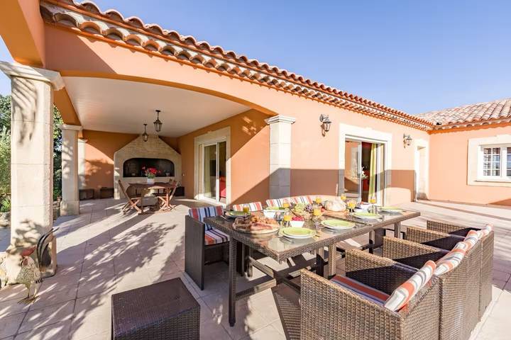 Location de vacances pour 8 personnes, avec piscine et jardin à Plaissan - 3