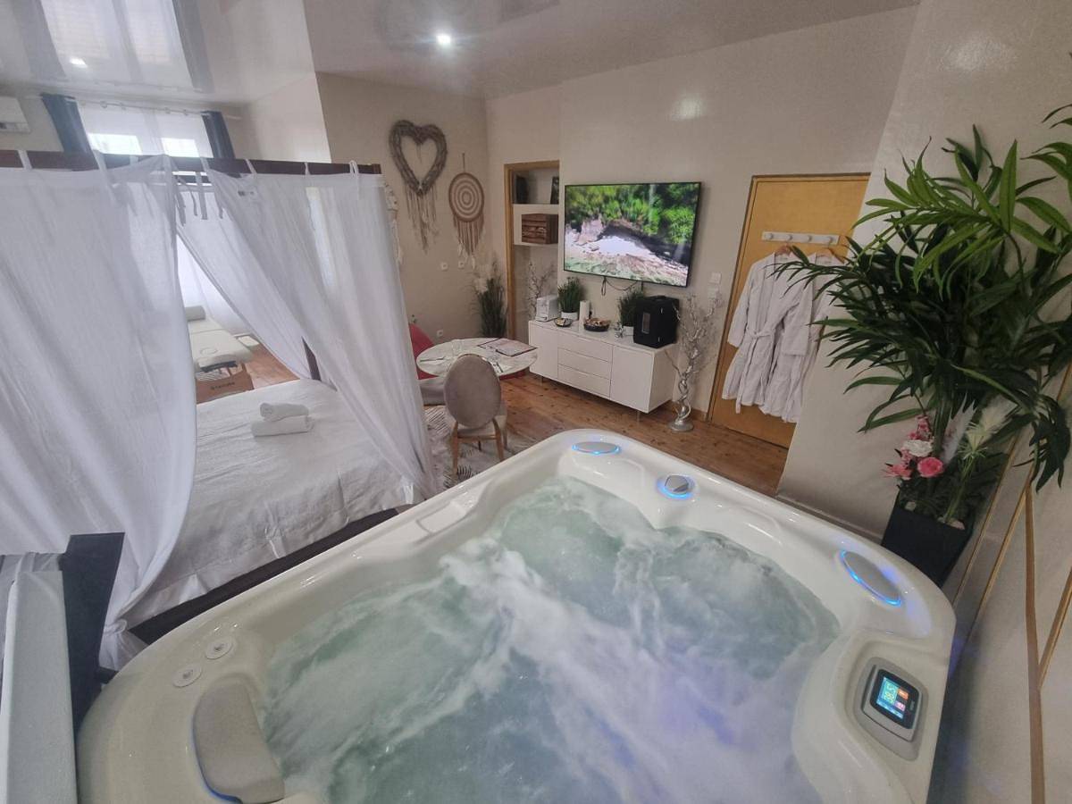 Suite with Hot Tub in Charavines, Lac de Paladru