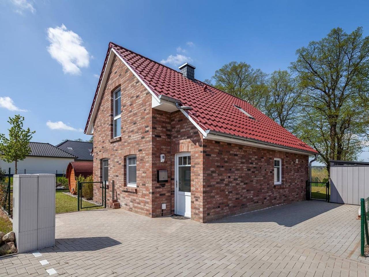 Seeblick Warin - Sehr hochwertiges Ferienhaus direkt am Wariner See in Warin, Nordwestmecklenburg (Wismar und Umgebung)