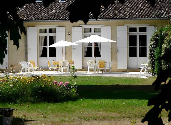 Gîte pour 10 personnes, avec terrasse et jardin