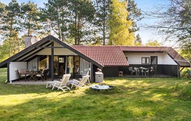 Ferienhaus für 6 Personen, mit Whirlpool und Terrasse sowie Garten und Sauna auf Seeland