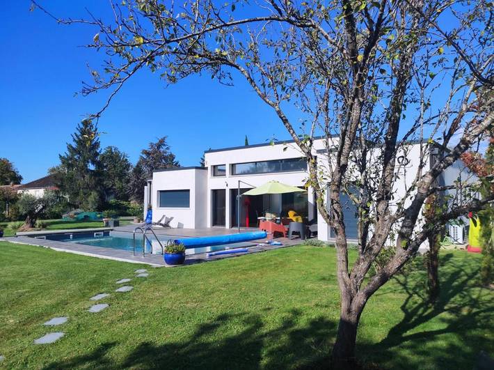 Gîte pour 2 personnes, avec terrasse et vue ainsi que jardin et piscine à Mulsanne - 3